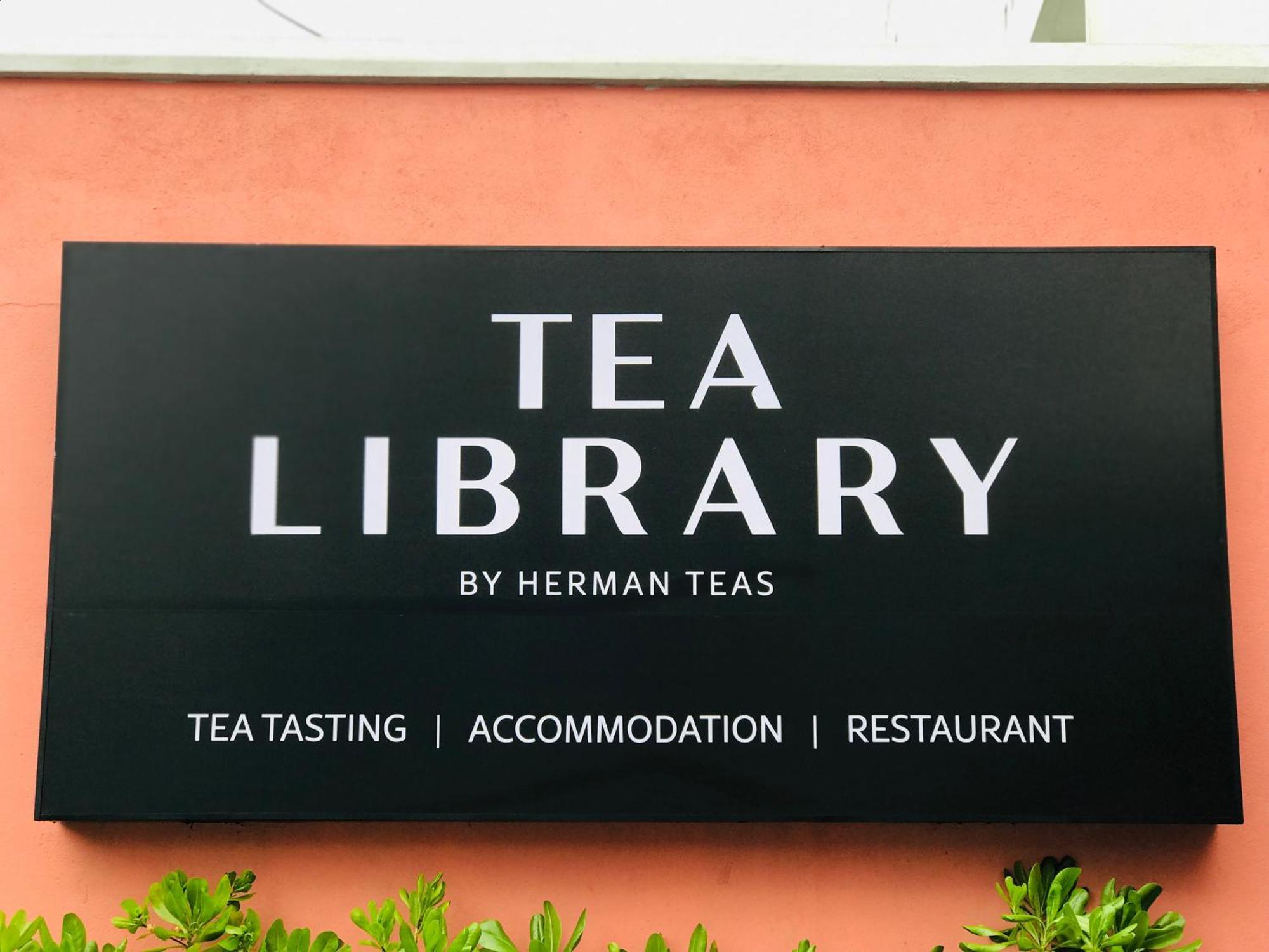 ヒッカドゥワ Tea Library Bed & Breakfast エクステリア 写真